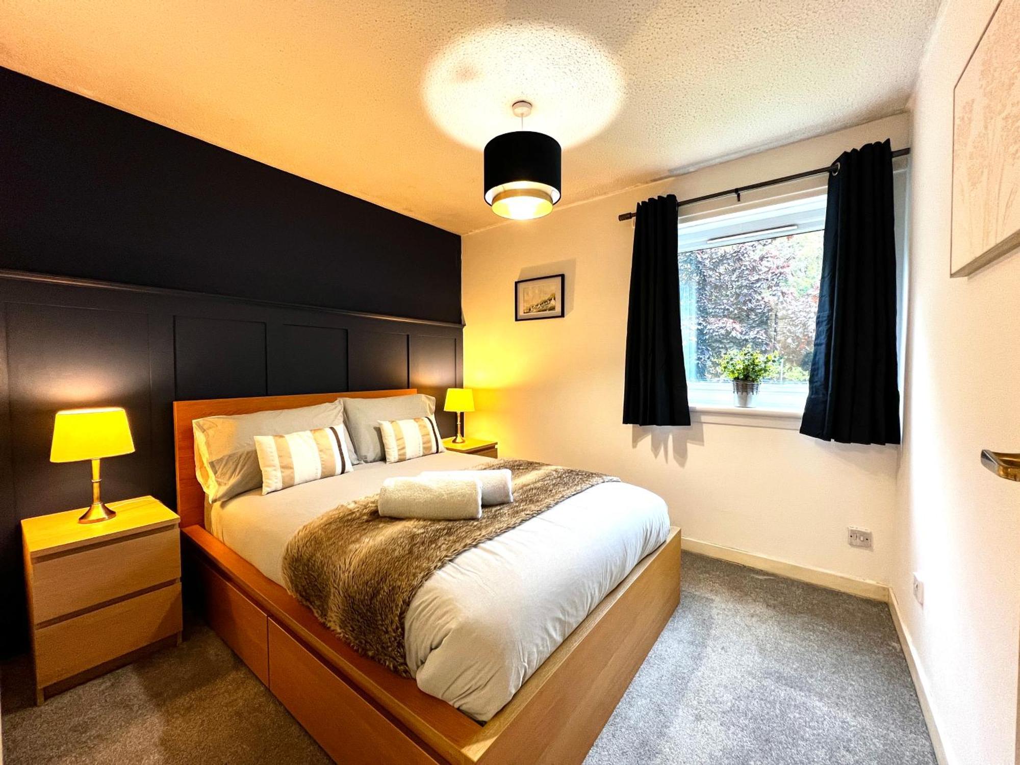 Ground Floor Flat With Free Parking & Wifi Apartment Glasgow Bagian luar foto