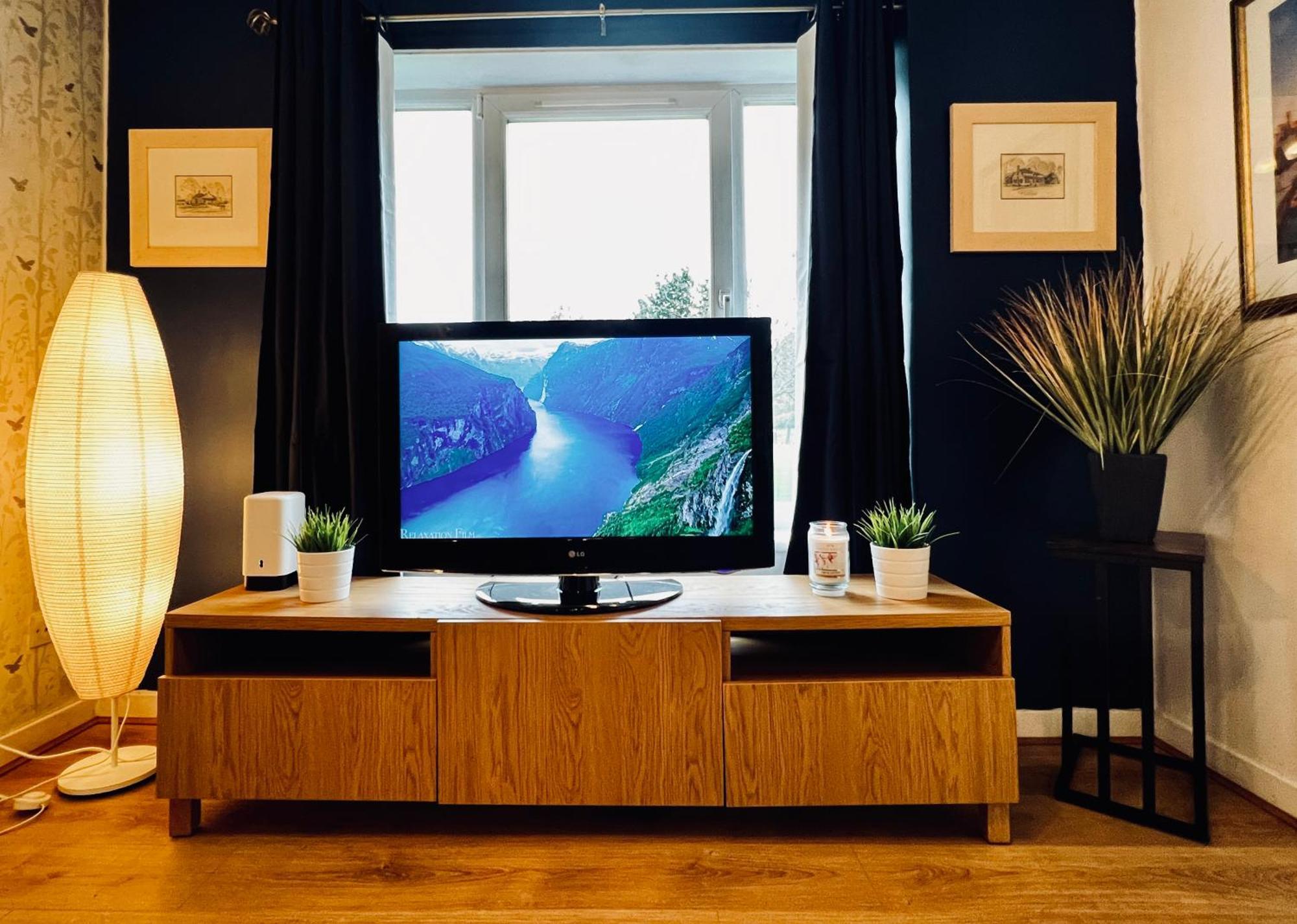 Ground Floor Flat With Free Parking & Wifi Apartment Glasgow Bagian luar foto
