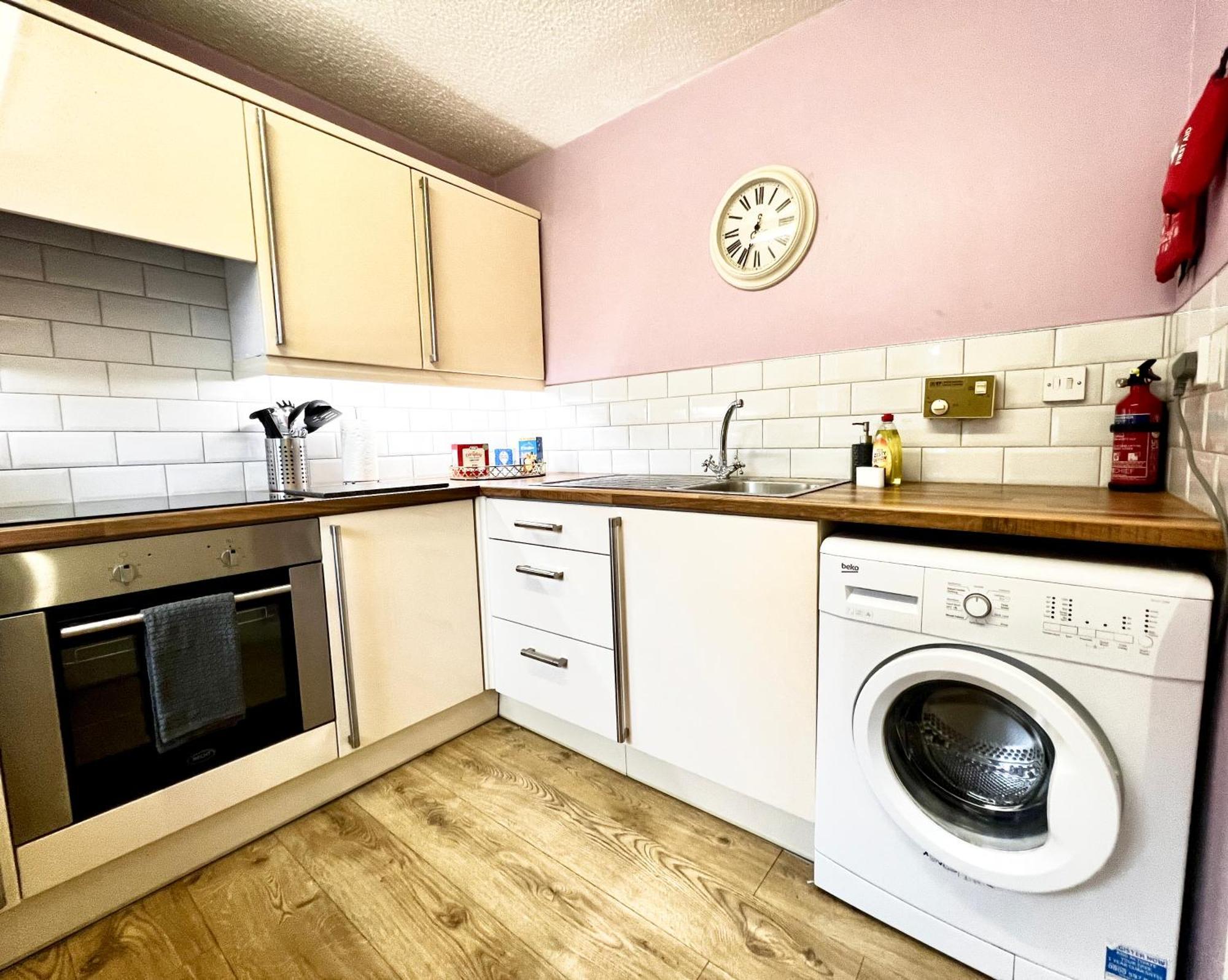 Ground Floor Flat With Free Parking & Wifi Apartment Glasgow Bagian luar foto