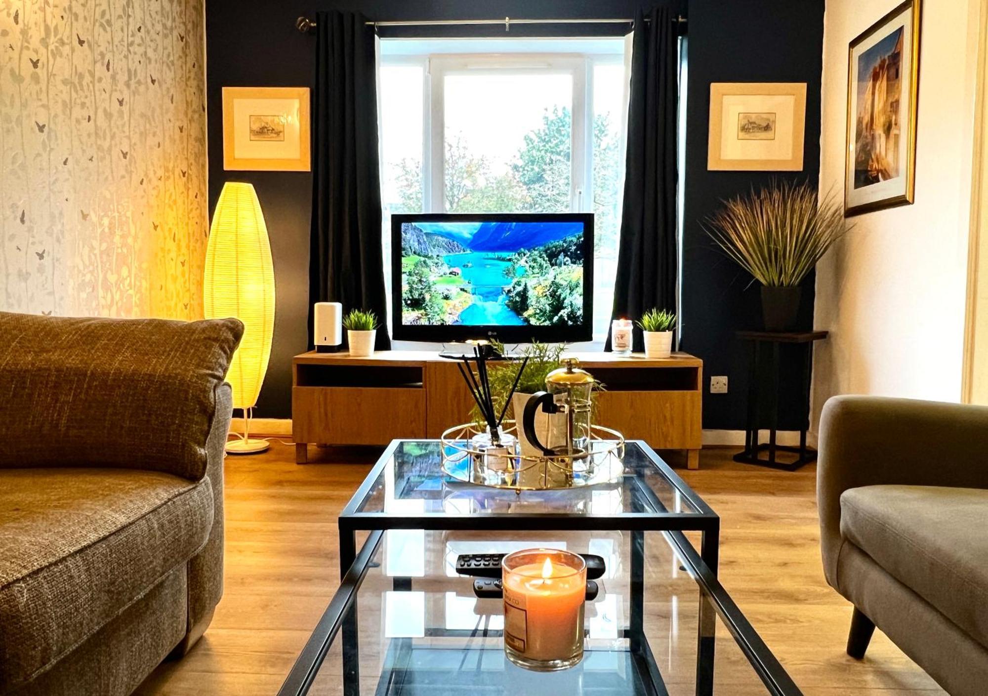 Ground Floor Flat With Free Parking & Wifi Apartment Glasgow Bagian luar foto