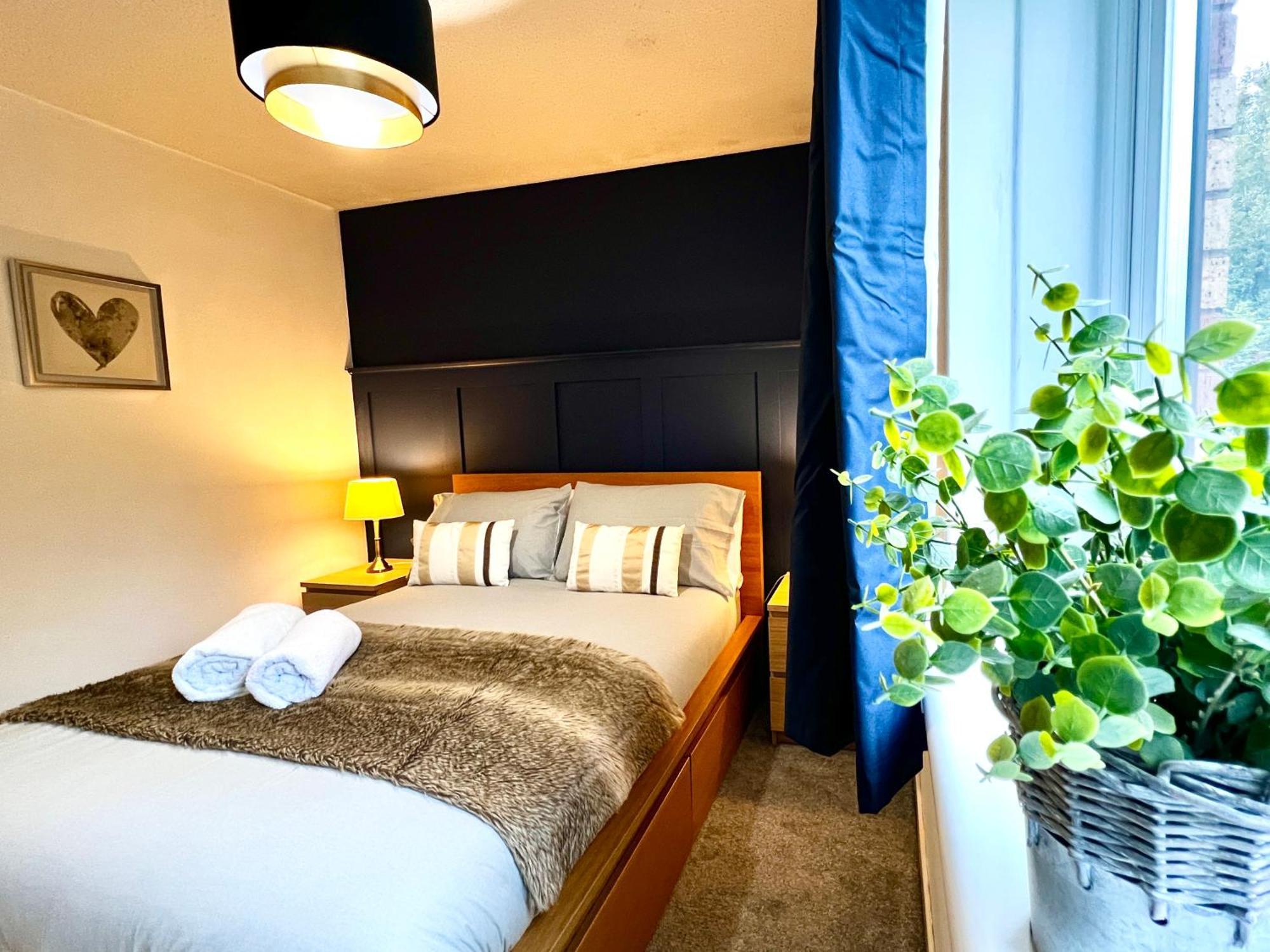 Ground Floor Flat With Free Parking & Wifi Apartment Glasgow Bagian luar foto