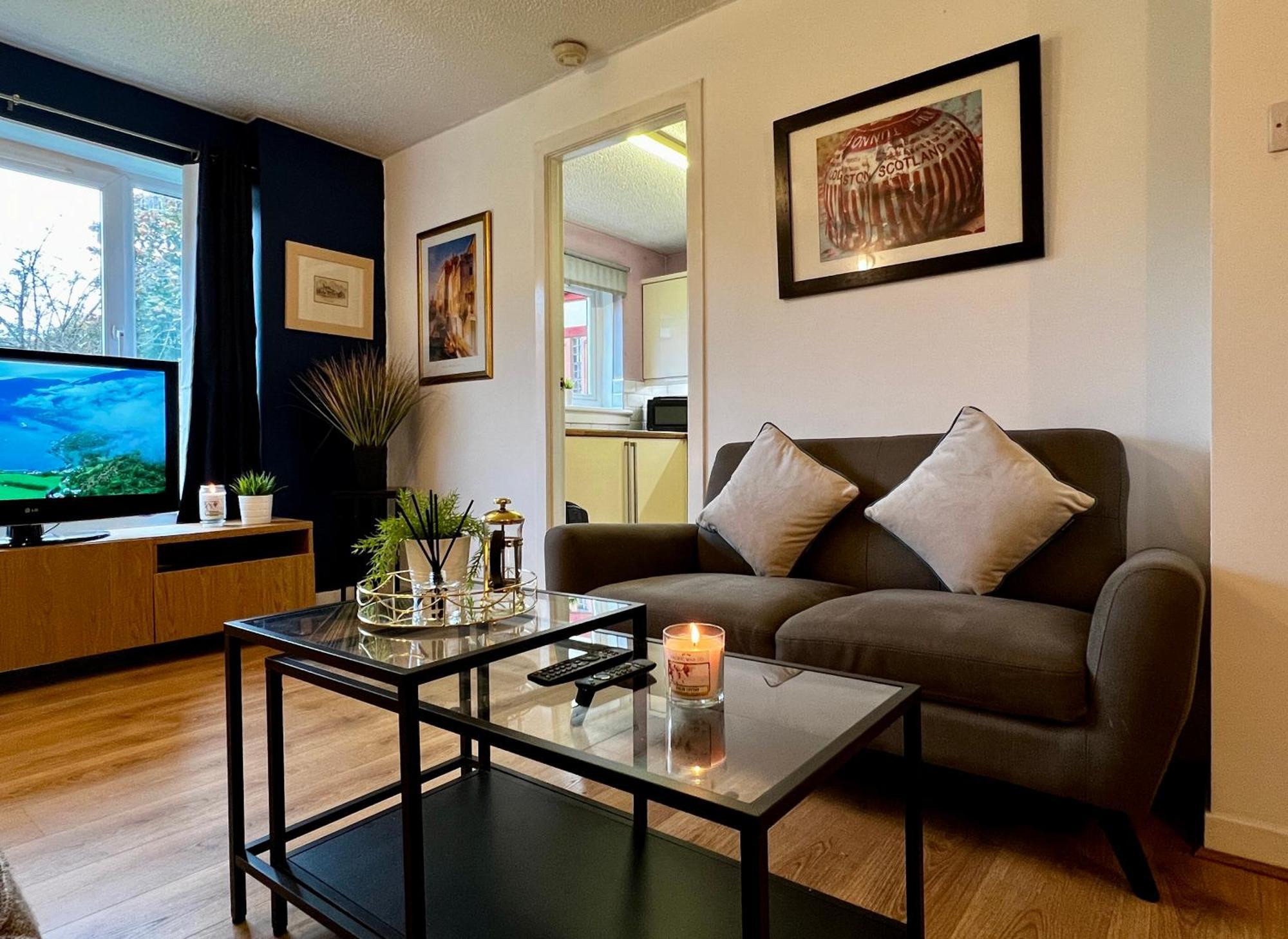 Ground Floor Flat With Free Parking & Wifi Apartment Glasgow Bagian luar foto